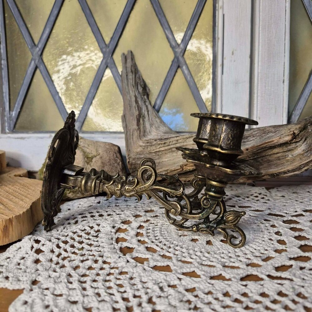 90s Vintage Aged Brass Wall Sconce Candlestick Holder - Picture 4 of 12